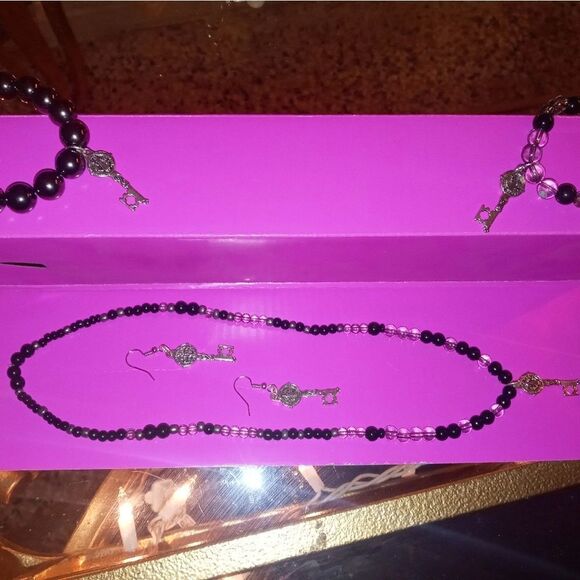 Jewelry bundle of Two - Picture 13 of 16